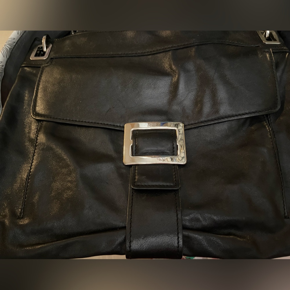ROGER VIVIER BEAUTIFUL, CLASSIC SHOULDER BAG! PRICE IS NEGOTIABLE!